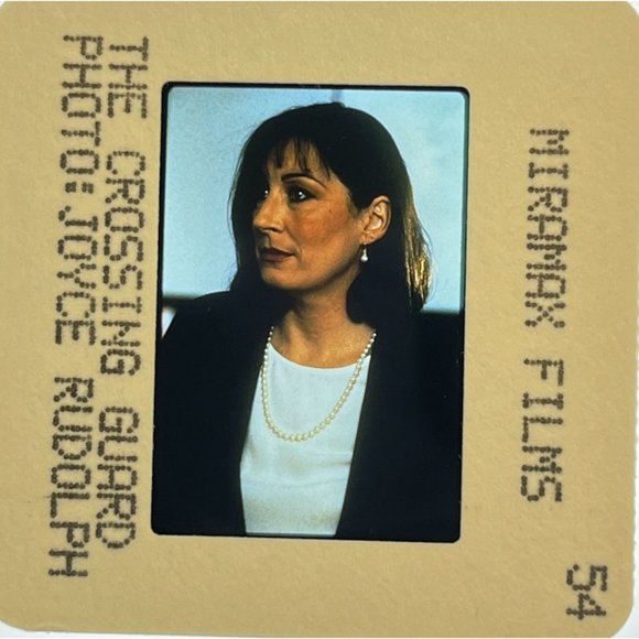 The Crossing Guard Original 35MM Press Kit Slide Anjelica Huston 1995 - Picture 2 of 4